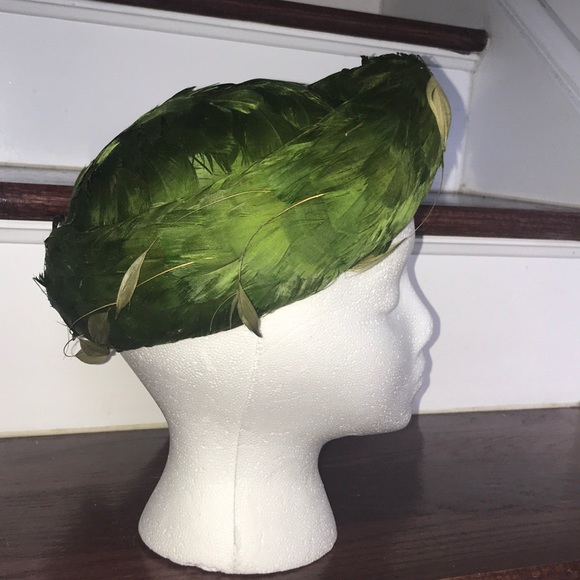 Vintage 40โs Evelyn Varon Green feather hat SZ S๐ - Picture 4 of 8